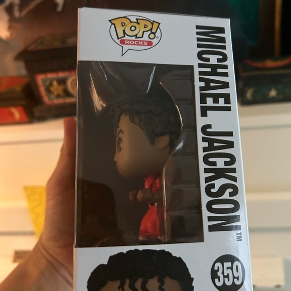 Funko Pop Micheal Jackson with Red Outfit 359 - Picture 6 of 8